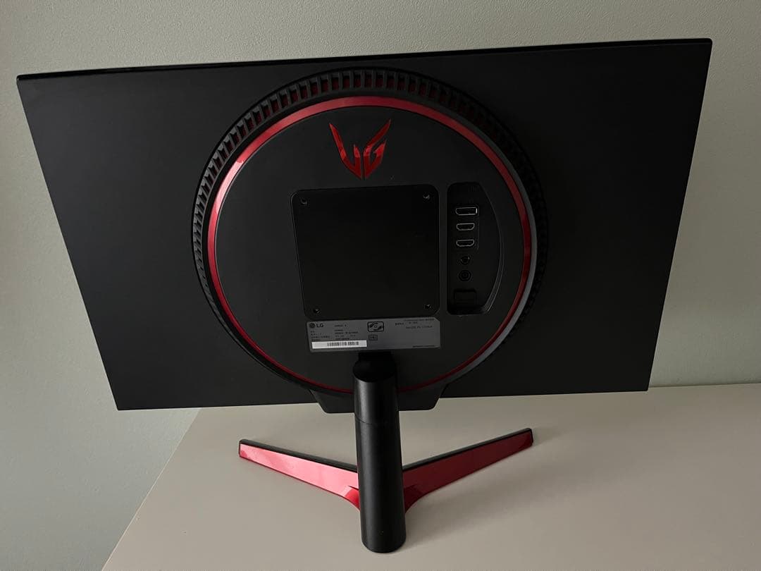 LG UltraGear24GN600-B23.8インチ144Hz