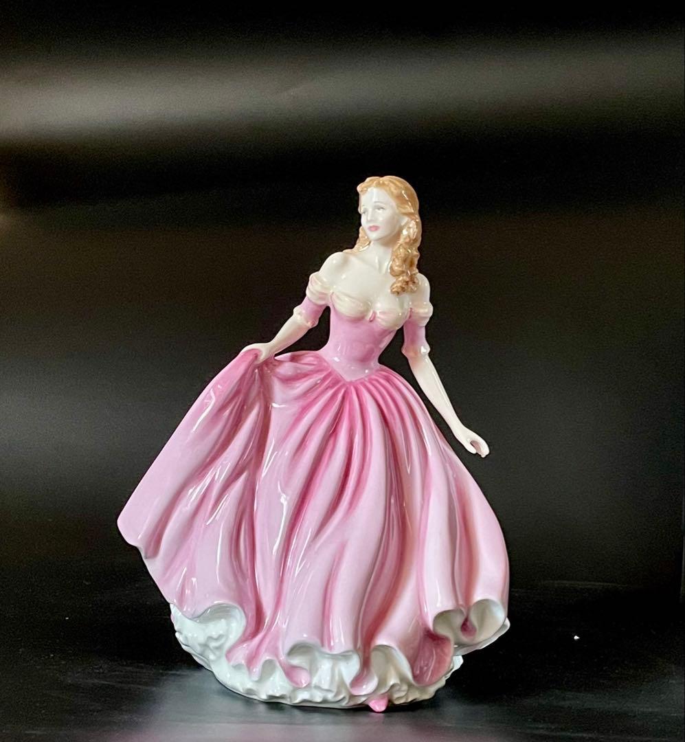 ロイヤルドルトン フィギュリン　2001 【Just For You】