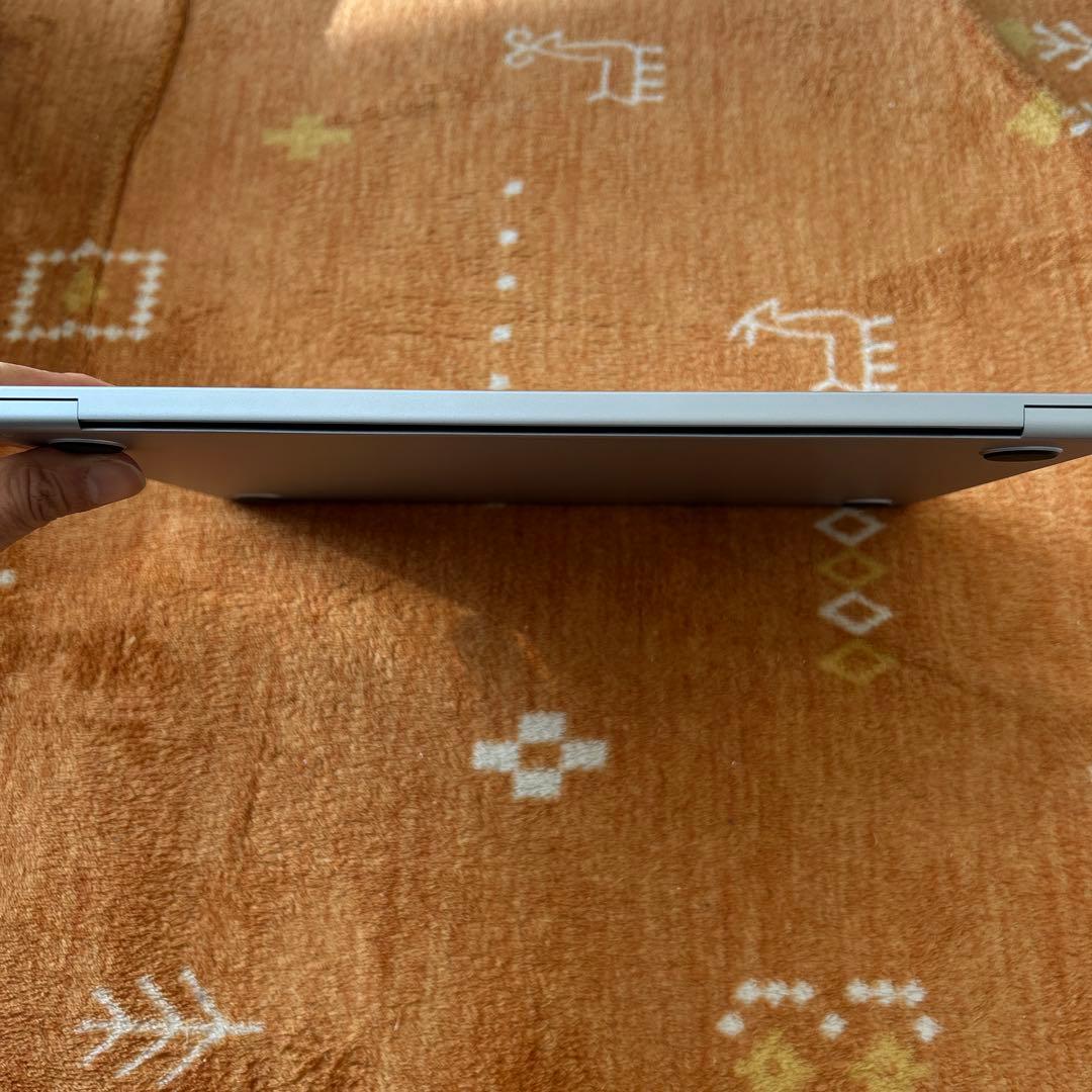 極美品MacBookAir M4 2025 13㌅250GB 16GB