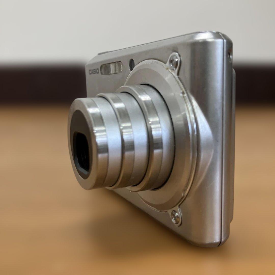 ③CASIO 液晶デジカメ EXILIM EX-S600 シルバー