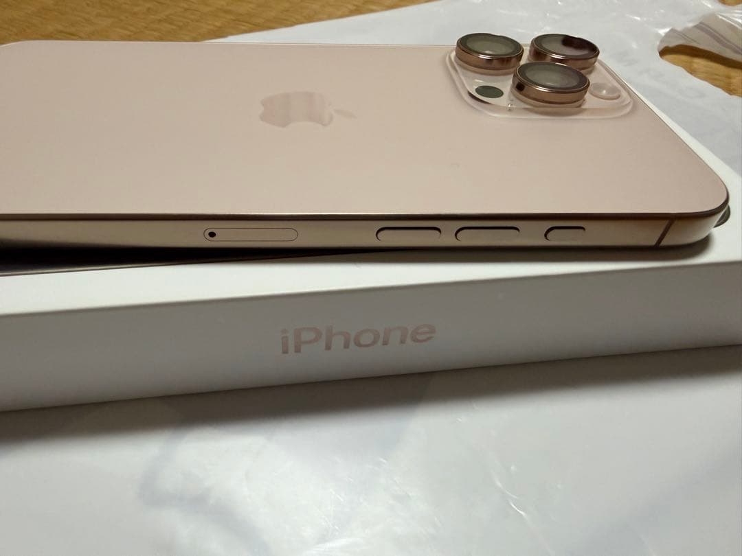 iPhone 16 Pro max 256GBデザートチタニウム　SIMフリー