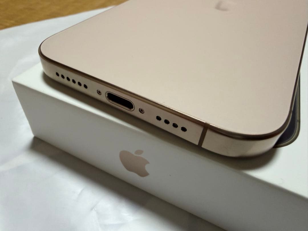 iPhone 16 Pro max 256GBデザートチタニウム　SIMフリー