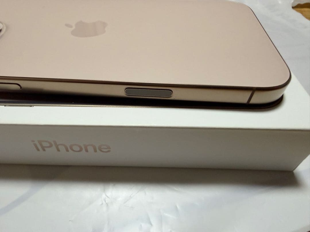 iPhone 16 Pro max 256GBデザートチタニウム　SIMフリー