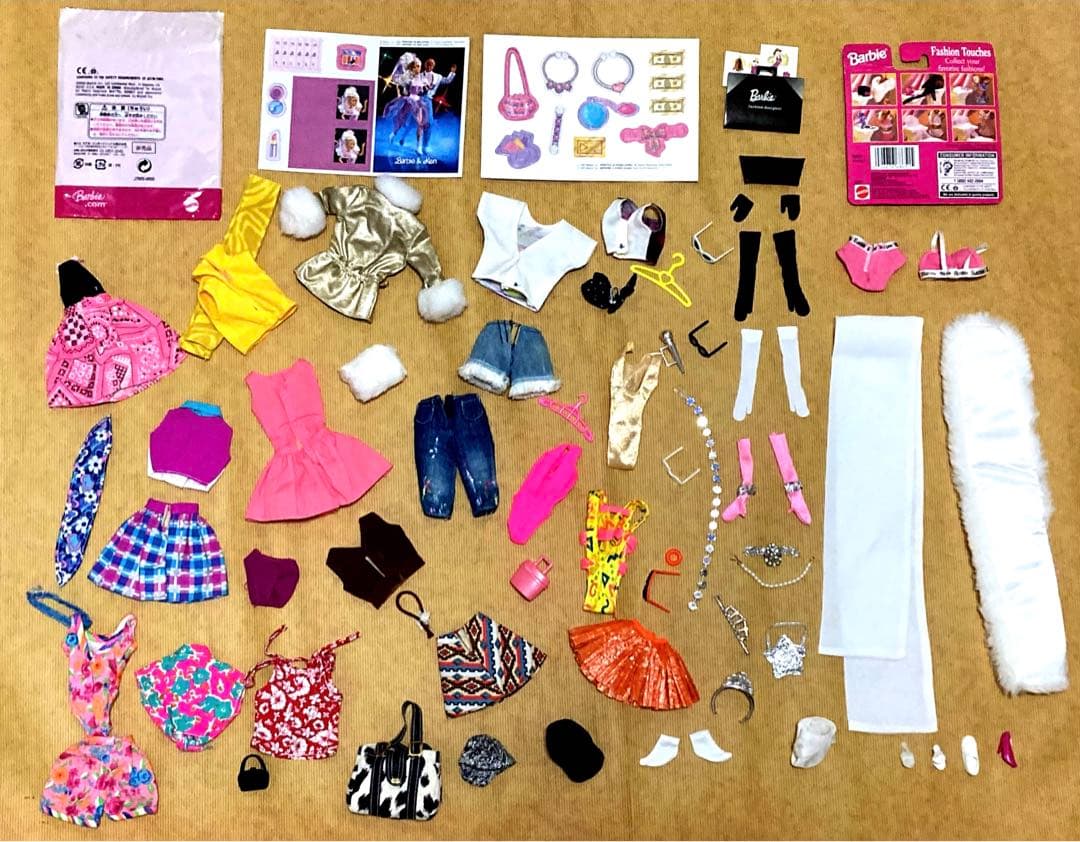 バービー　洋服、アクセサリー、バッグ、小物セット