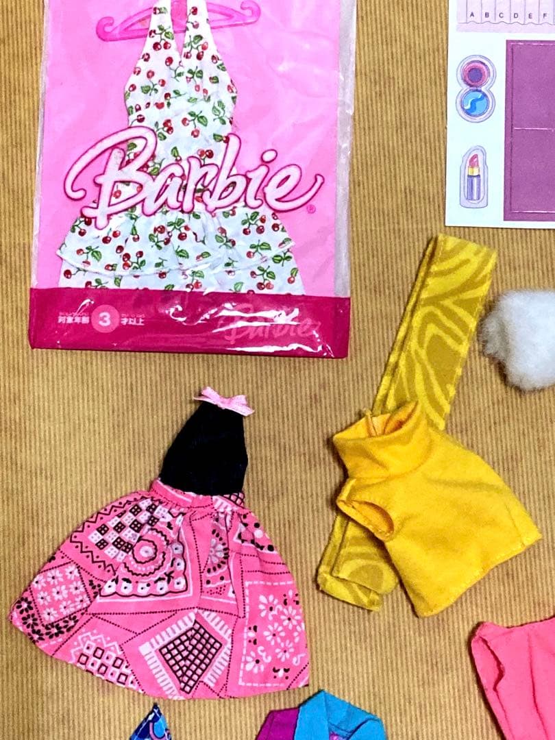 バービー　洋服、アクセサリー、バッグ、小物セット