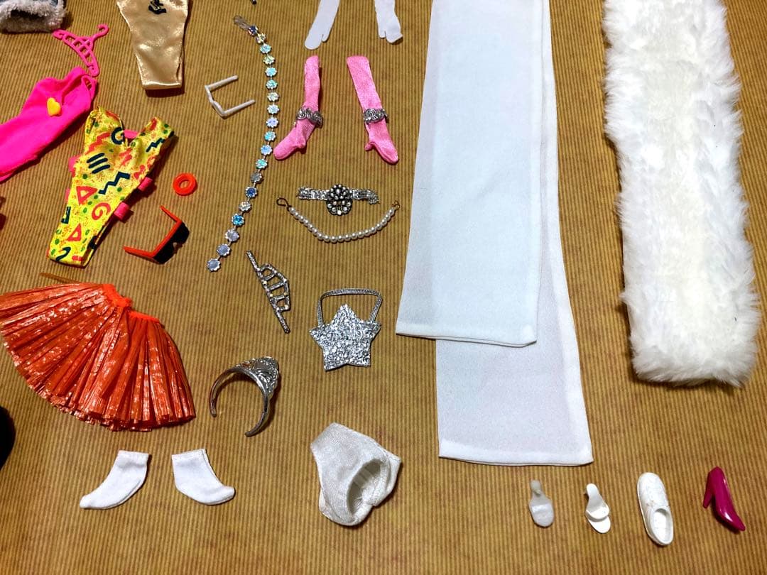 バービー　洋服、アクセサリー、バッグ、小物セット
