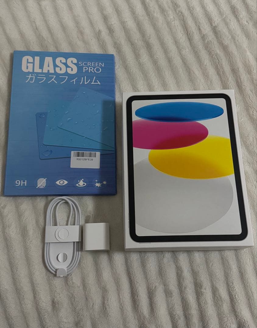 と*も様 iPad 10世代 シルバー