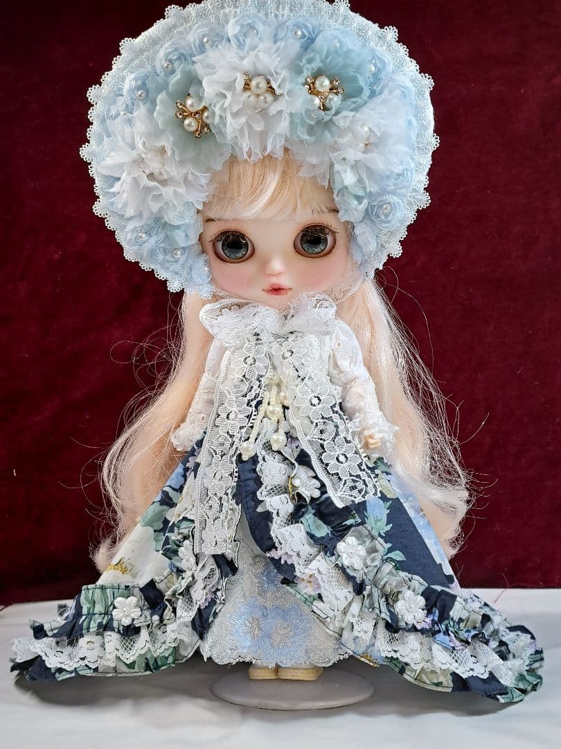 青色花柄ドレスと帽子のドール衣装