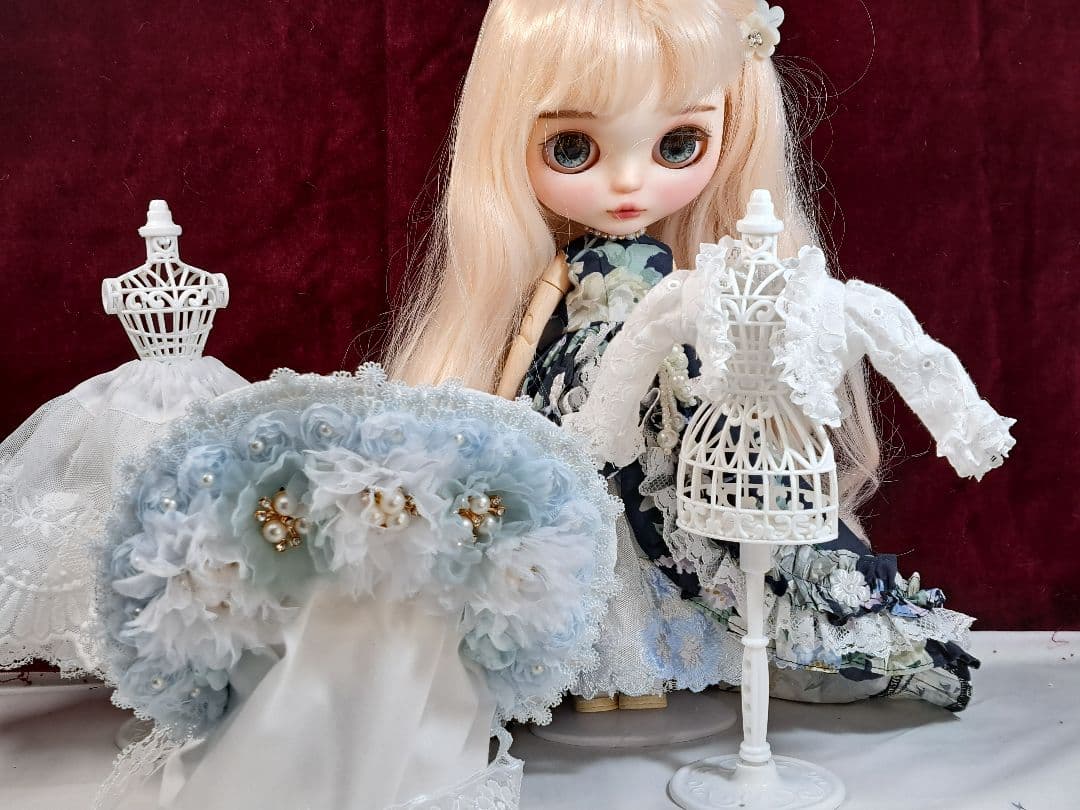 青色花柄ドレスと帽子のドール衣装