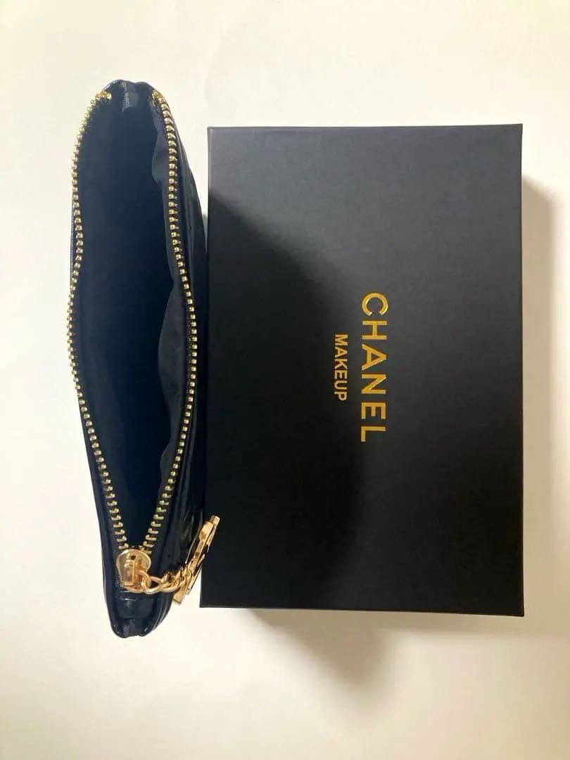[CHANEL］メイクアップ(化粧ポーチ) マトラッセポーチ　ノベルティ