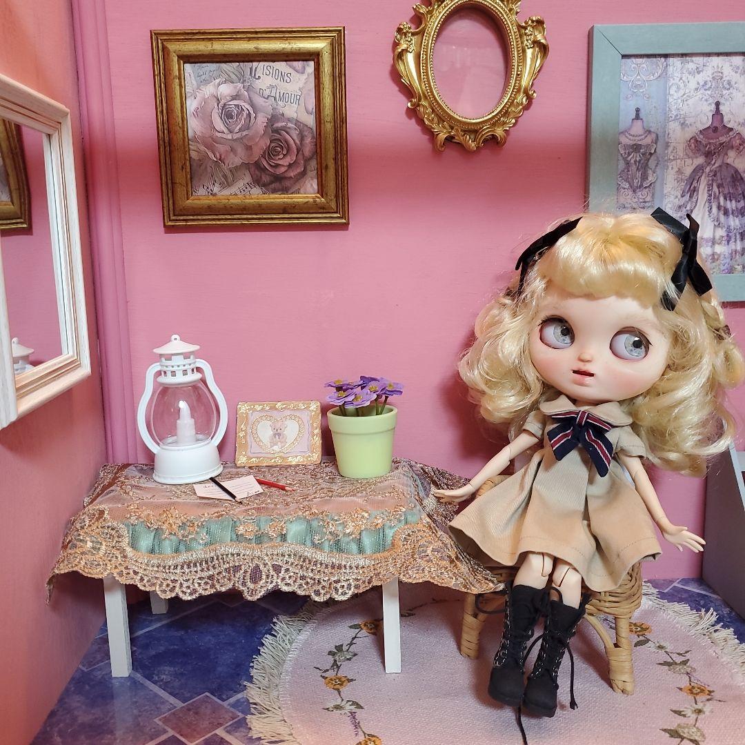 ピンク+°りぼん+°扉つきメルヘン*°ドールハウス*ブライスなどに