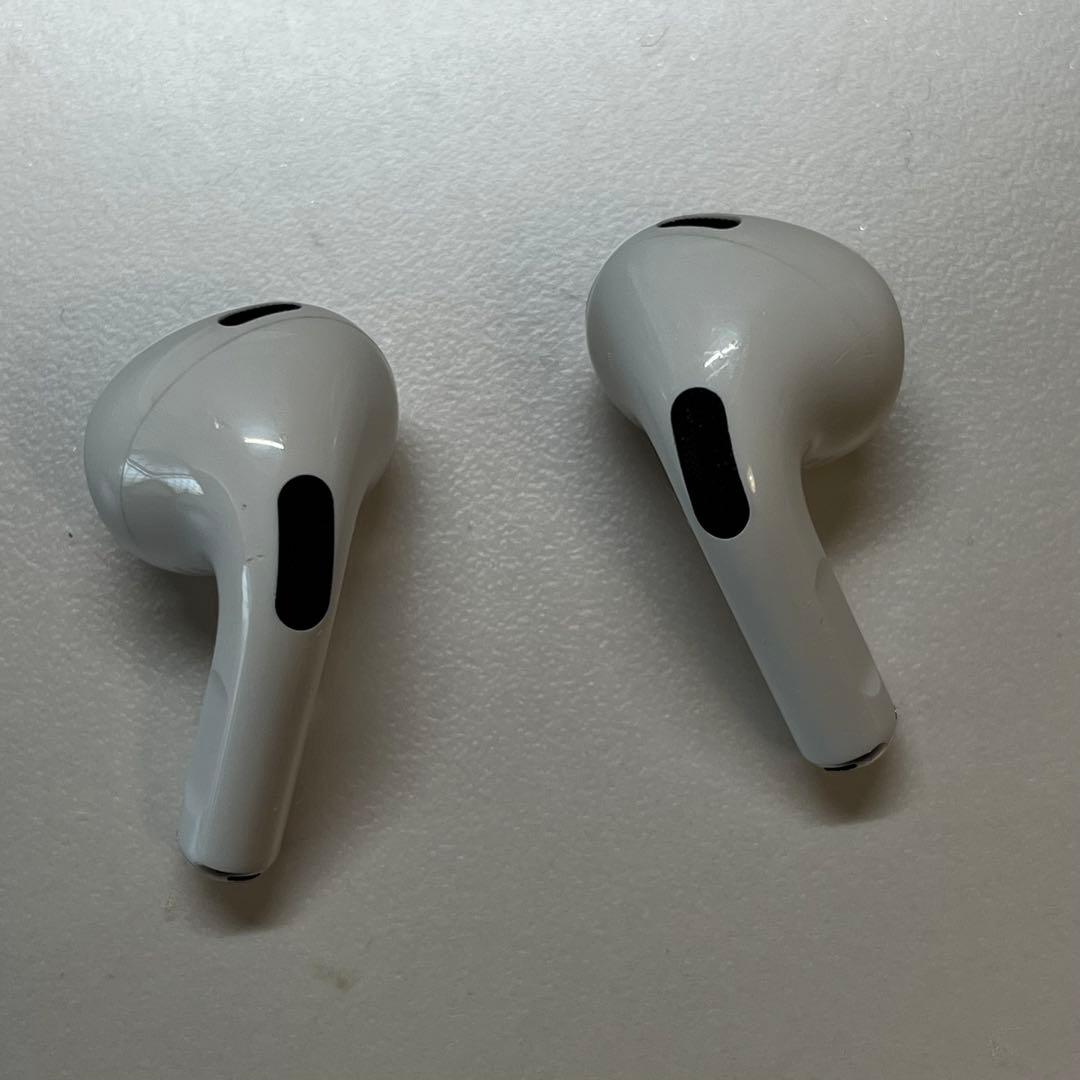 airpods pro 2 type c 使用1年 ※右耳時々ノイズあり