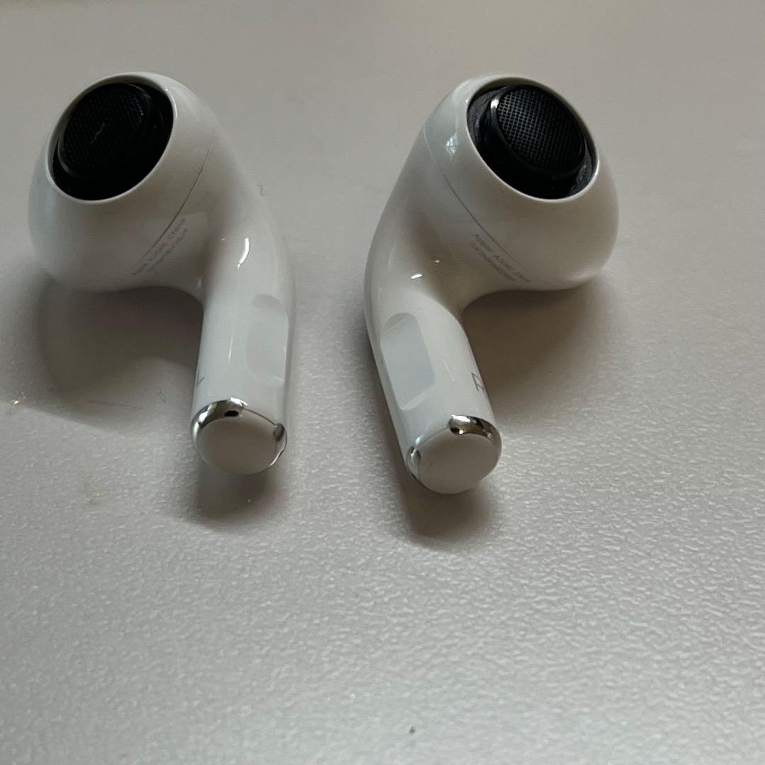 airpods pro 2 type c 使用1年 ※右耳時々ノイズあり