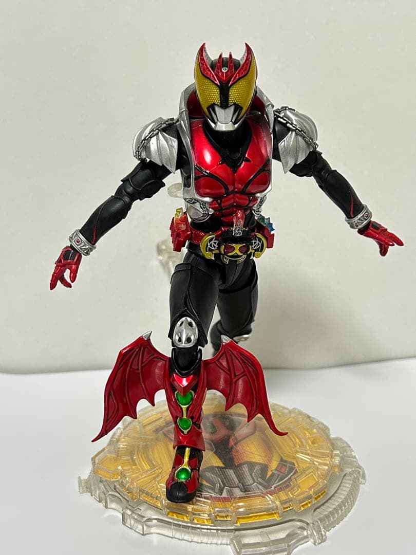 S.H.Figuarts(真骨彫製法) 仮面ライダーキバ キバフォーム