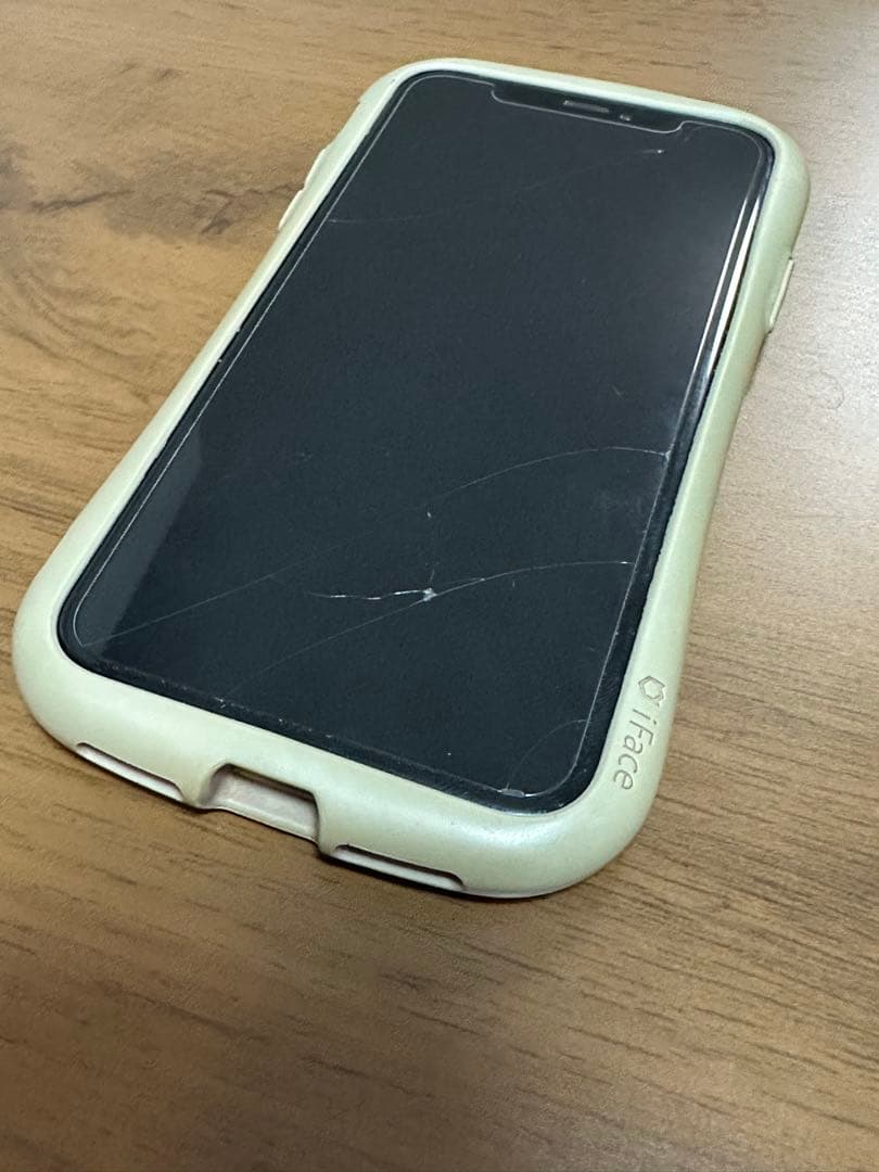 iPhone XR 64GB バッテリー82% iFaceケース付き