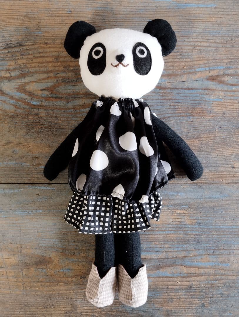 バンドメイド・パンダの着せ替え人形セット