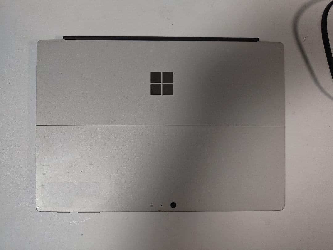 Microsoft Surface Pro 6 本体、充電器、キーボード