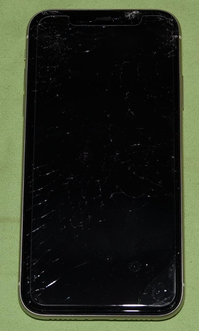 ◆iPhone11ホワイト◆128GB◆ジャンク品◆バッテリー73%◆