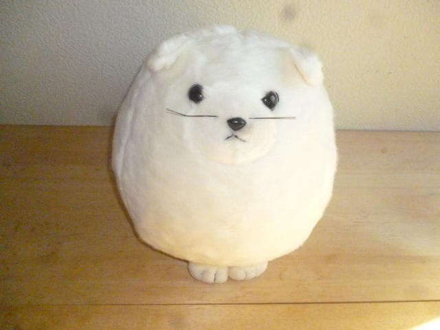 シルビア&シルベスター　レトロなぬいぐるみ　ホワイト猫型ぬいぐるみ 約４０cm