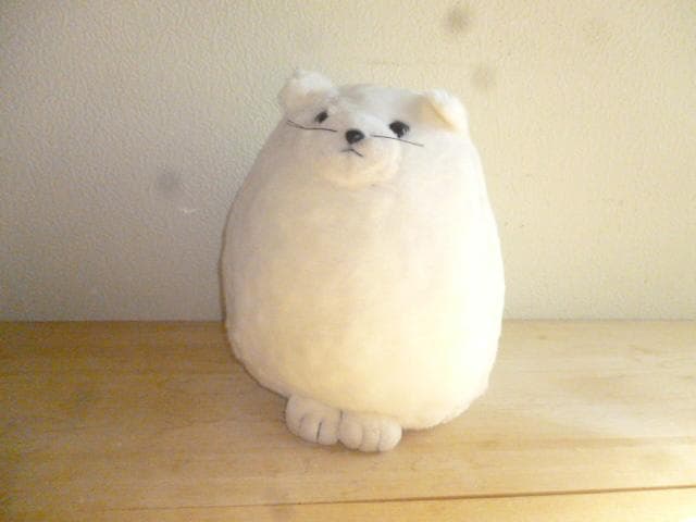 シルビア&シルベスター　レトロなぬいぐるみ　ホワイト猫型ぬいぐるみ 約４０cm