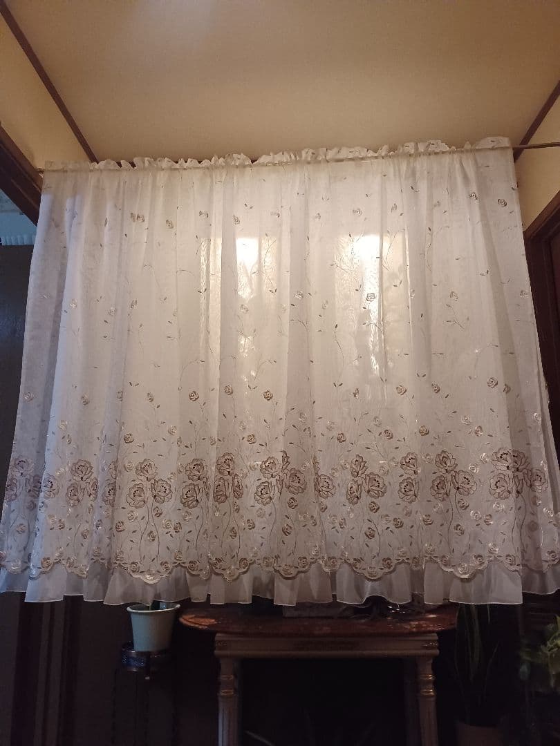 カフェカーテン【Sara様オーダー品　バラ刺繍トルコレース2枚重ね】ハンドメイド