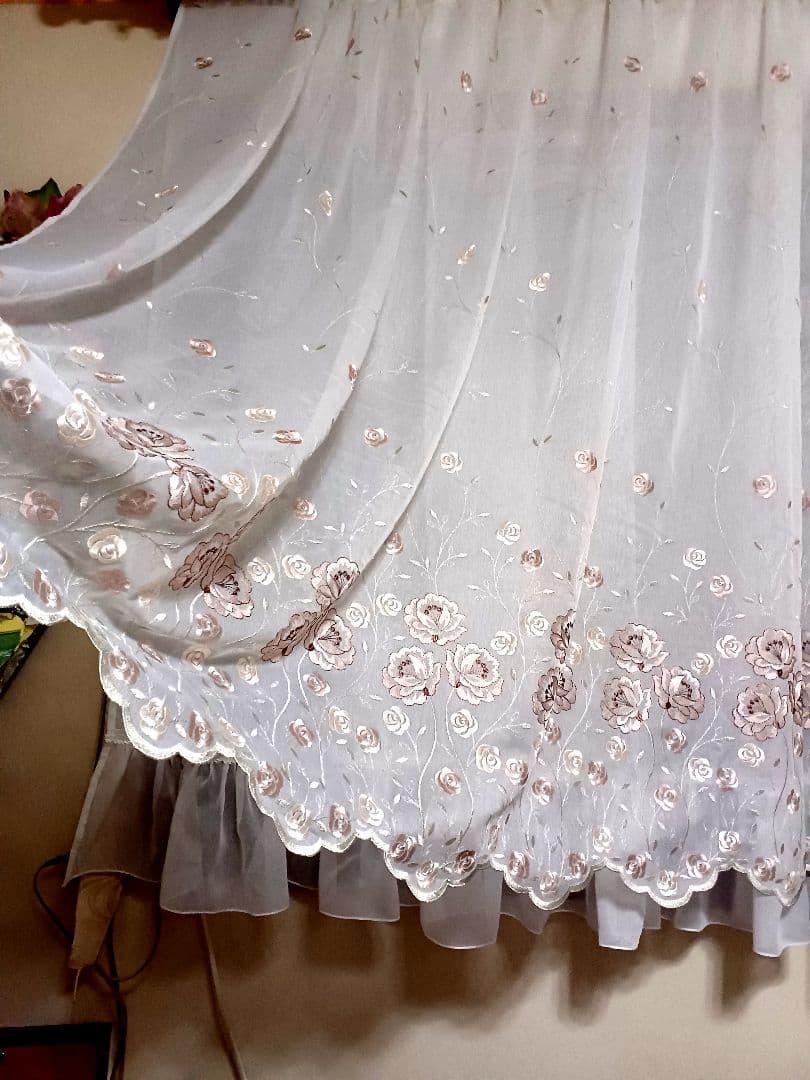 カフェカーテン【Sara様オーダー品　バラ刺繍トルコレース2枚重ね】ハンドメイド