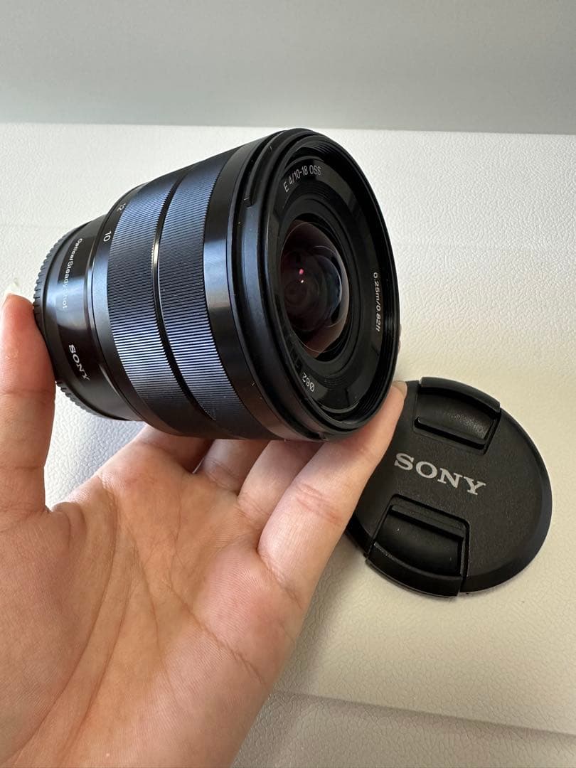 ZV-E10＆SEL1018／カメラ＆レンズセット、予備バッテリー、充電器