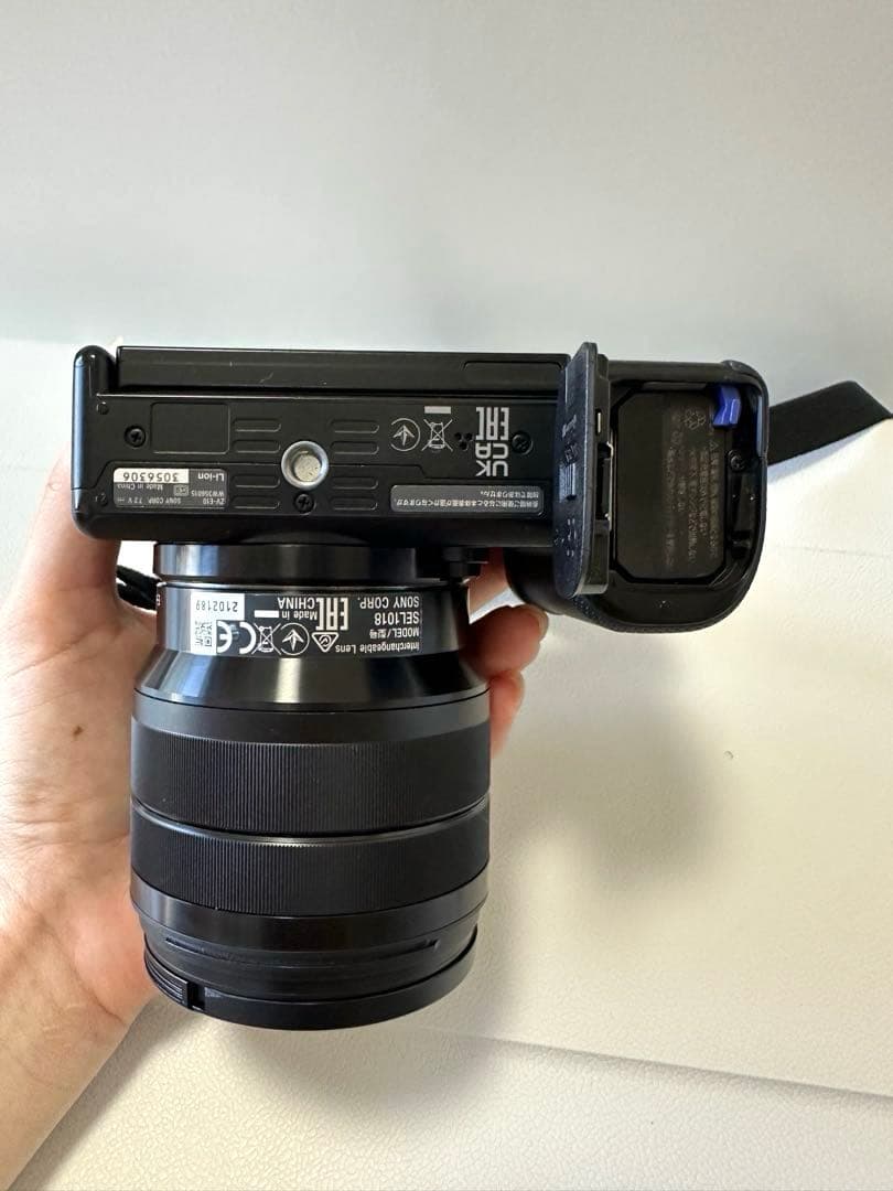 ZV-E10＆SEL1018／カメラ＆レンズセット、予備バッテリー、充電器