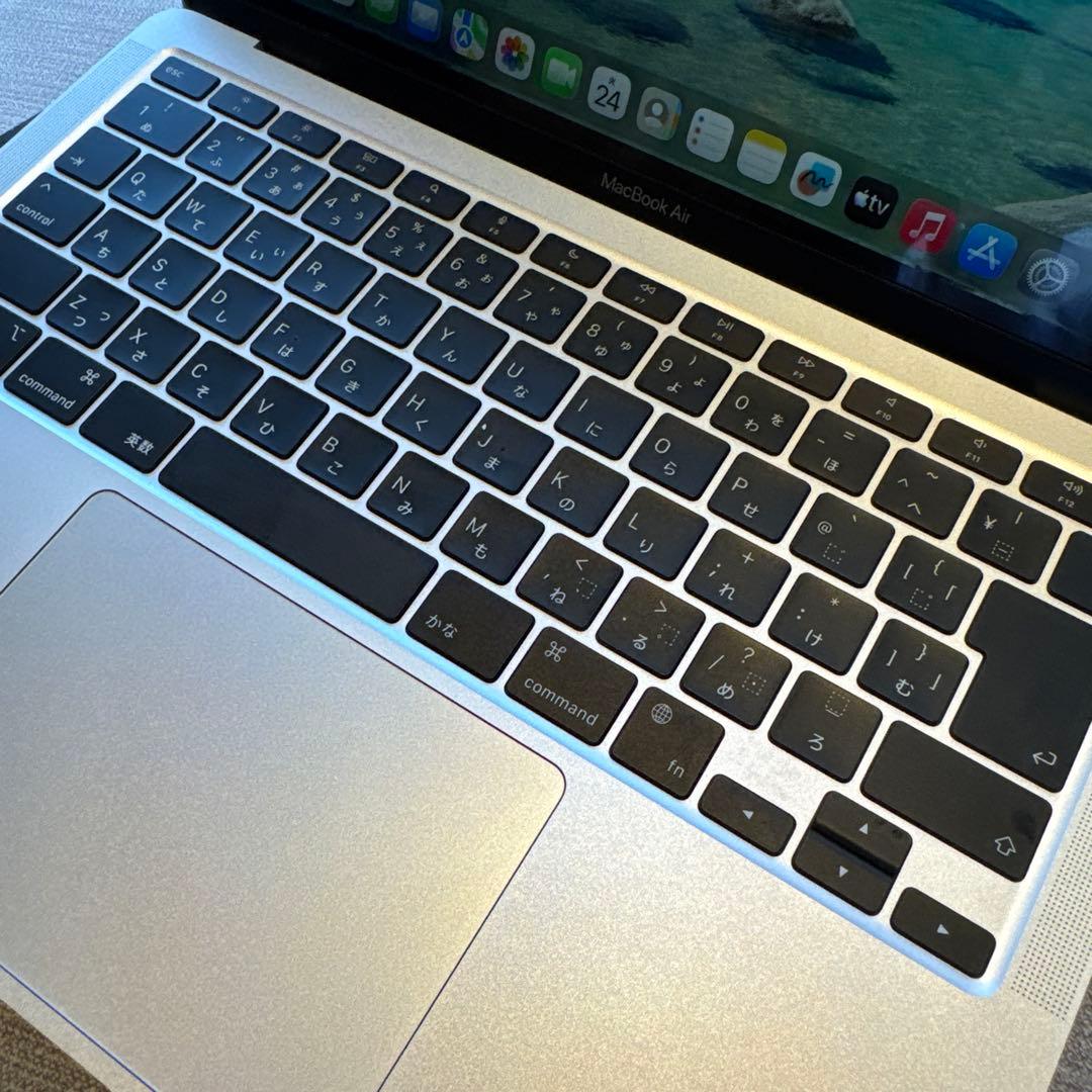 M1 MacBook Air 2020 M1 8G/256GB/おまけ付き