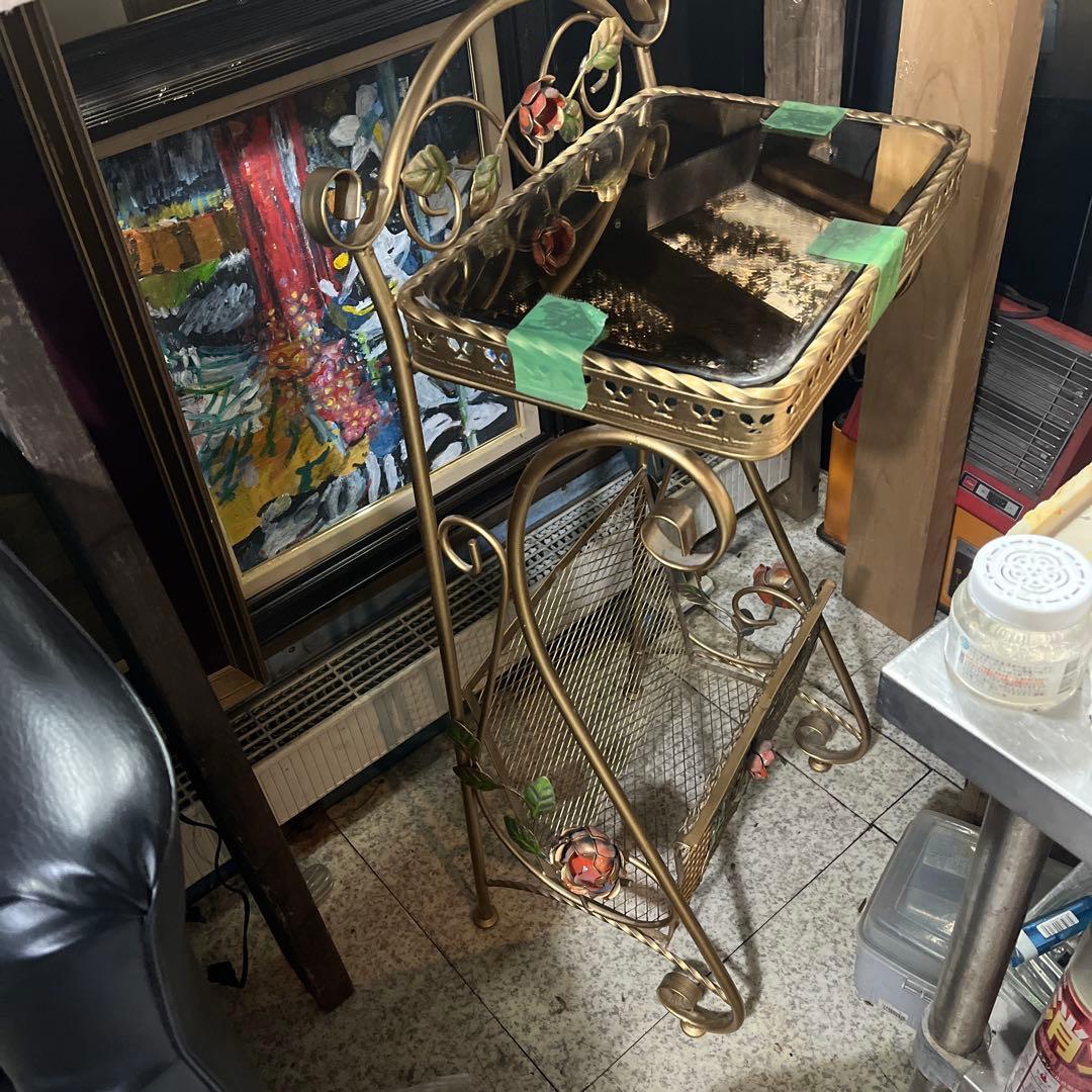 アテムです バラガラステーブル、バラアイアンテーブル、花台、フラワー台