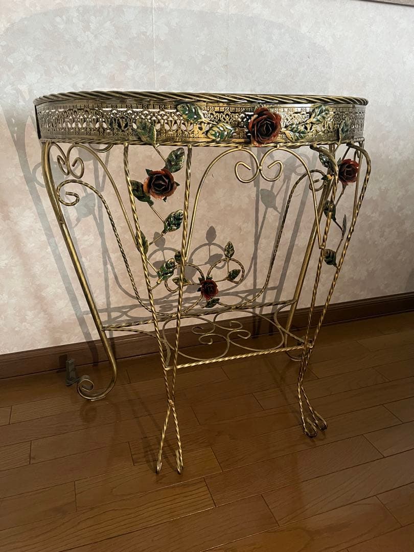 アテムです バラガラステーブル、バラアイアンテーブル、花台、フラワー台