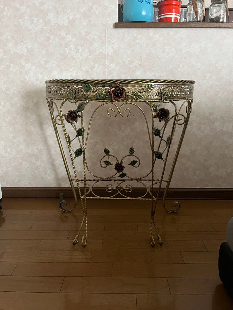 アテムです バラガラステーブル、バラアイアンテーブル、花台、フラワー台
