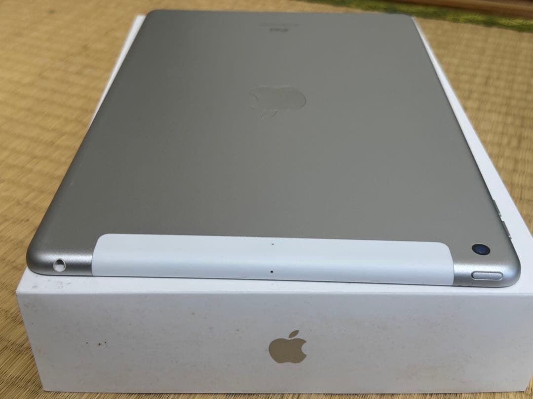 iPad 第9世代 Wi-Fi＋Cellular 64GB BT95％ ケース