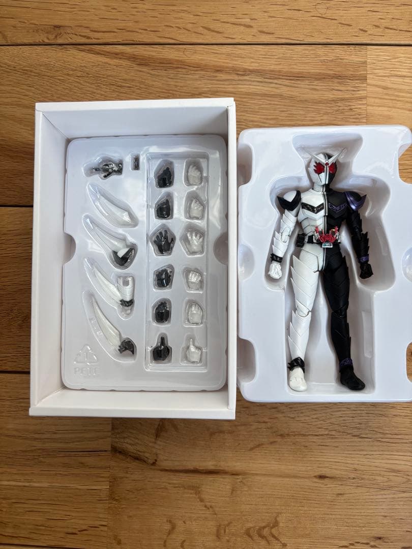 真骨彫製法　S.H.フィギュアーツ仮面ライダーダブル　ファングジョーカー