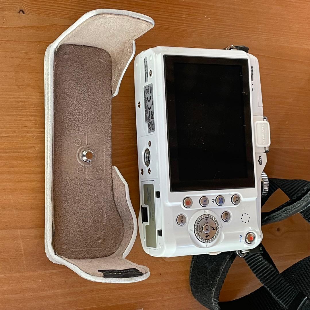 OLYMPUS PEN Lite E-PL2 本体と付属品