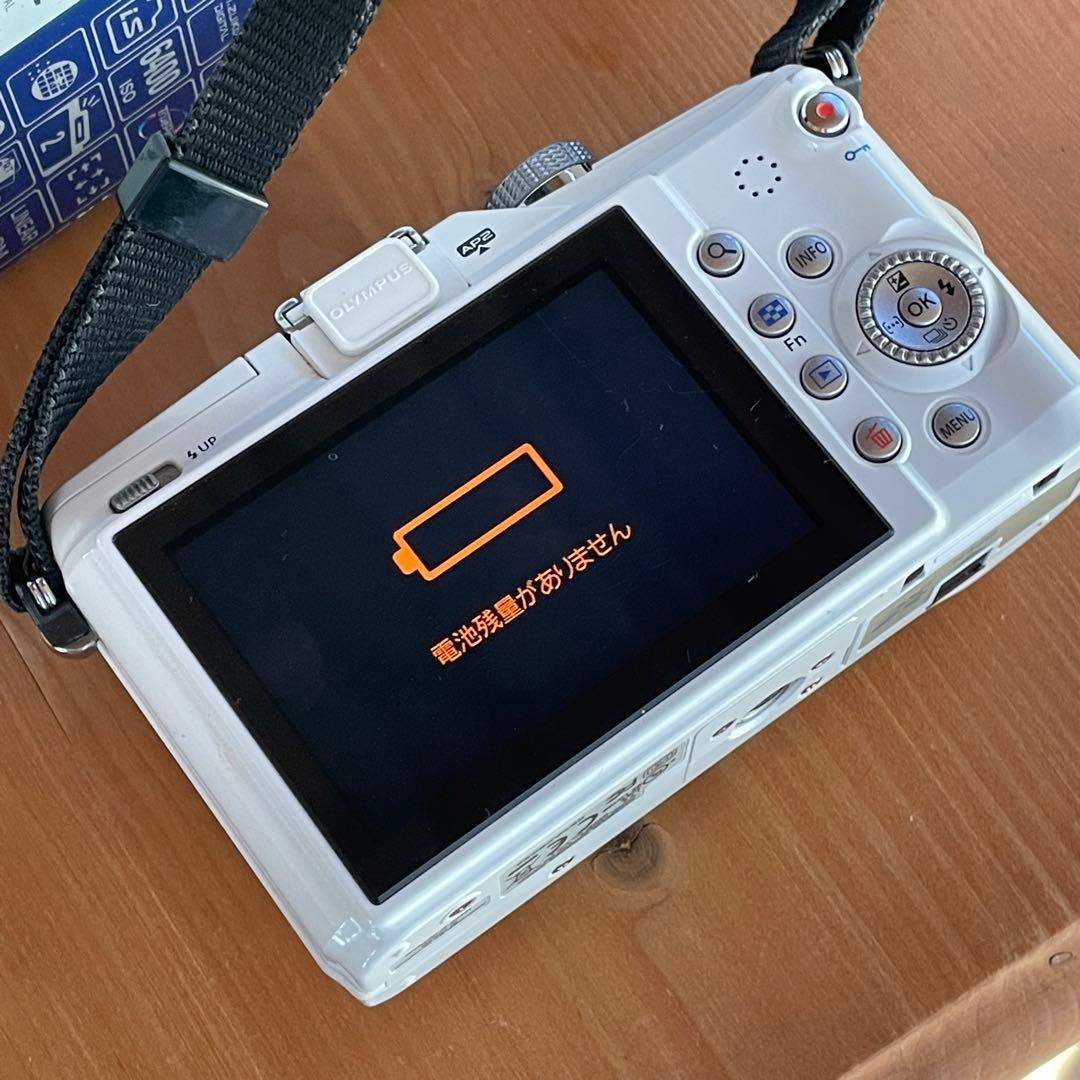 OLYMPUS PEN Lite E-PL2 本体と付属品