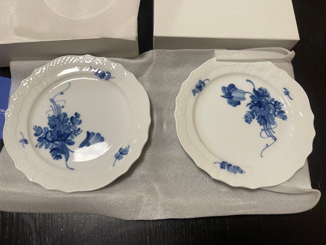 未使用品　  ブルーフラワー皿 2枚セット