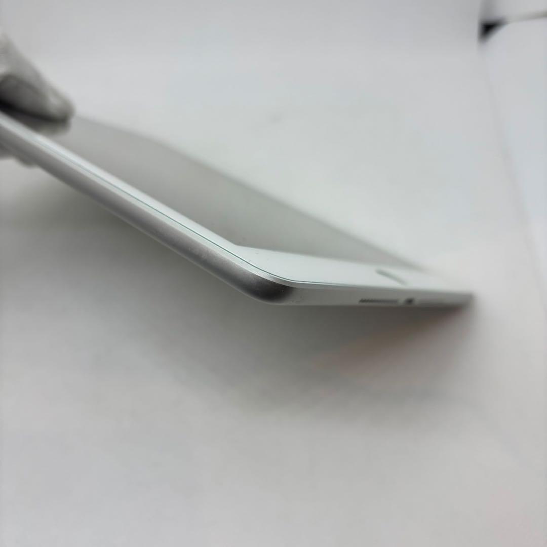 iPad6 第6世代 32GB SIMフリー　キーボード付