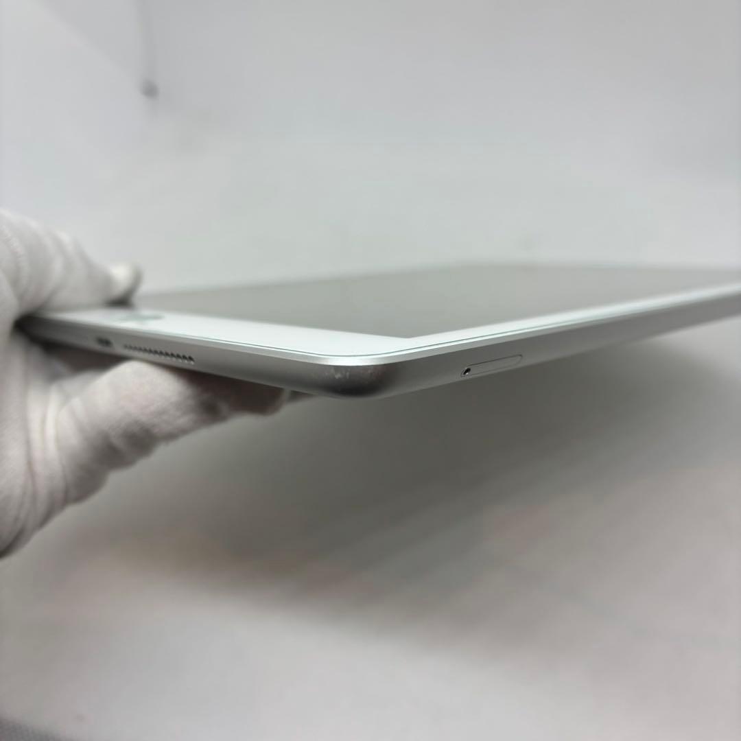iPad6 第6世代 32GB SIMフリー　キーボード付