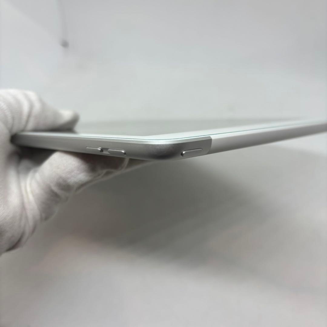 iPad6 第6世代 32GB SIMフリー　キーボード付