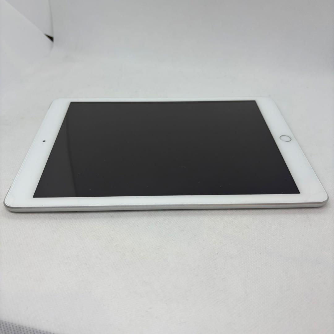 iPad6 第6世代 32GB SIMフリー　キーボード付