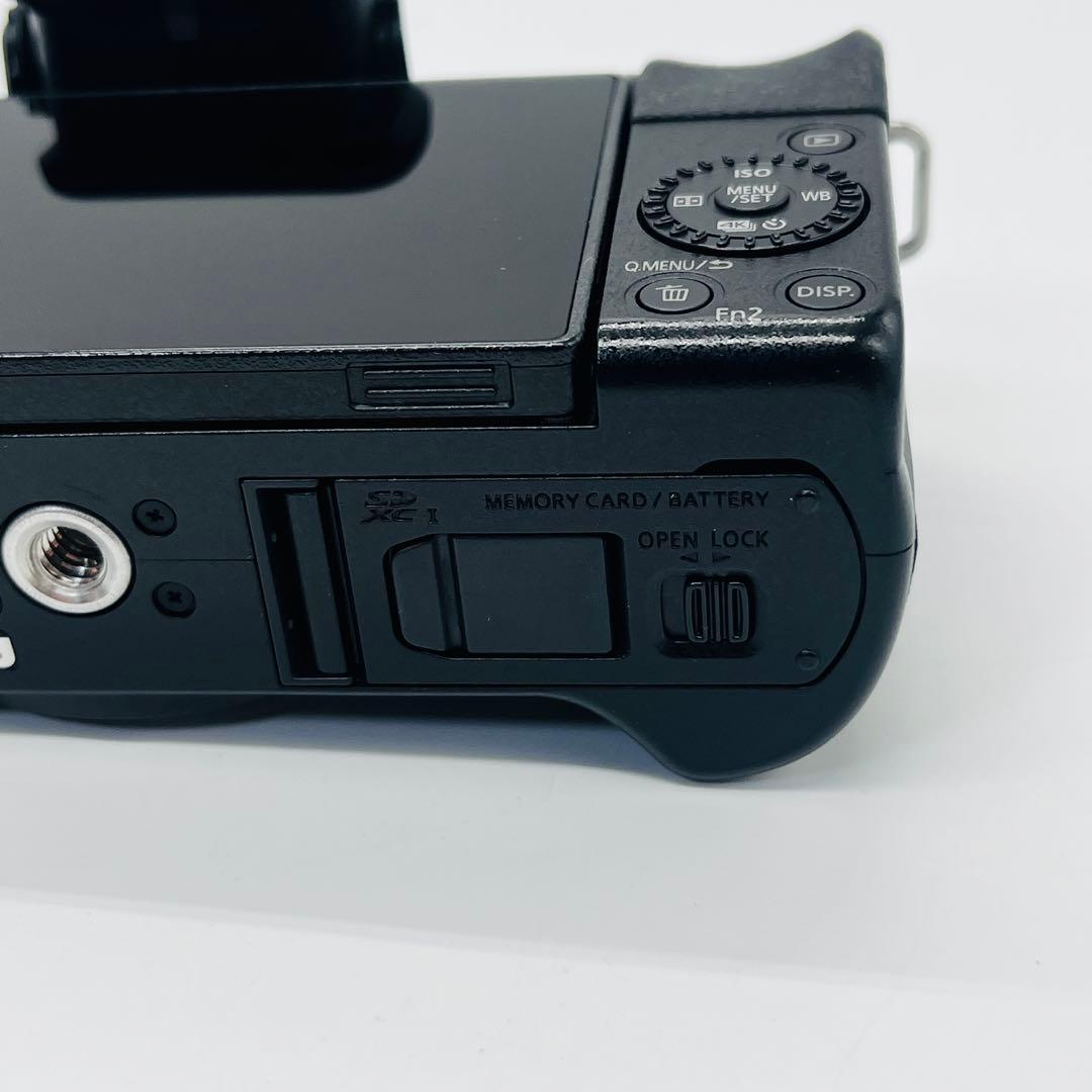 新品同様品　DC-G100D ボディ　パナソニック　コンパクトデジタルカメラ