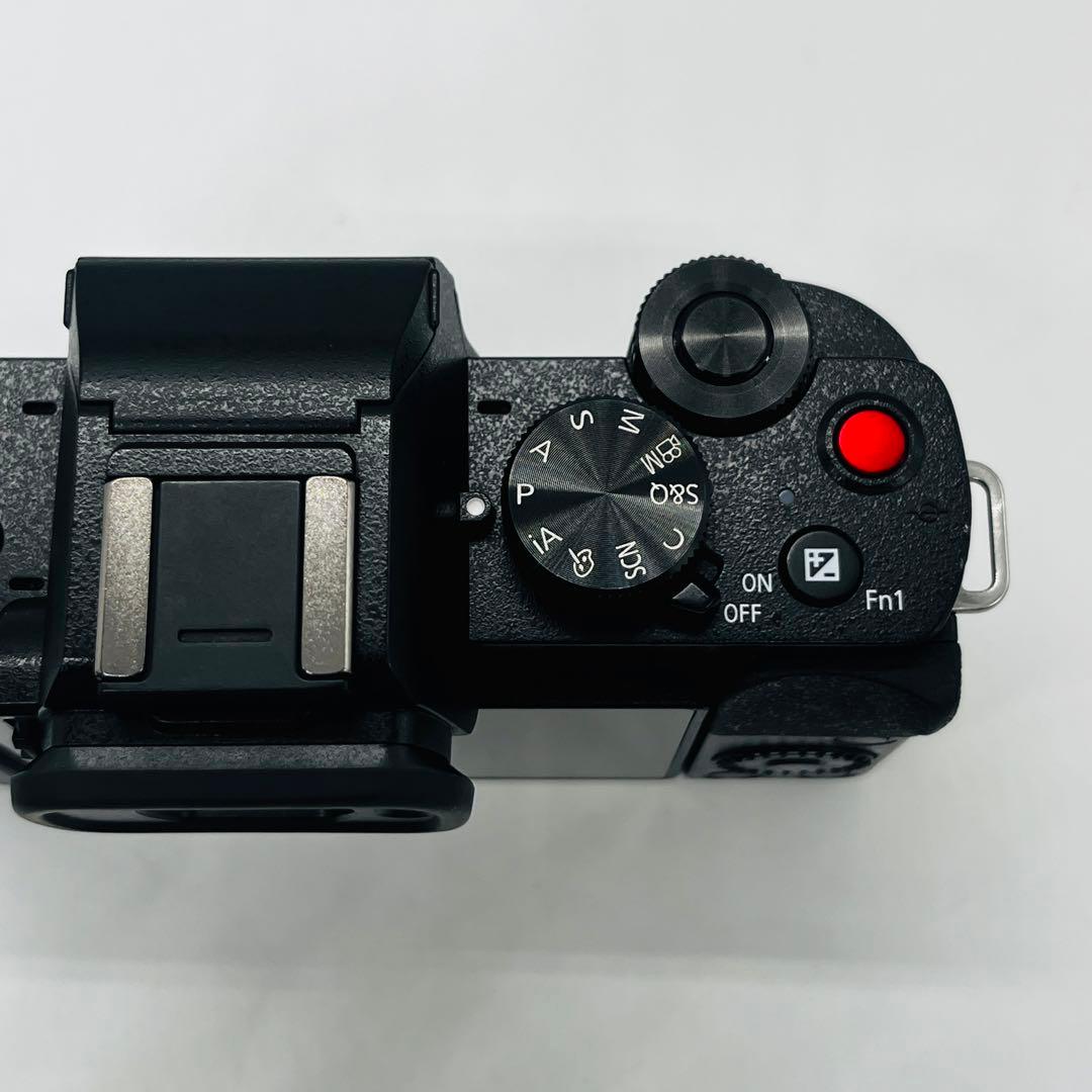 新品同様品　DC-G100D ボディ　パナソニック　コンパクトデジタルカメラ