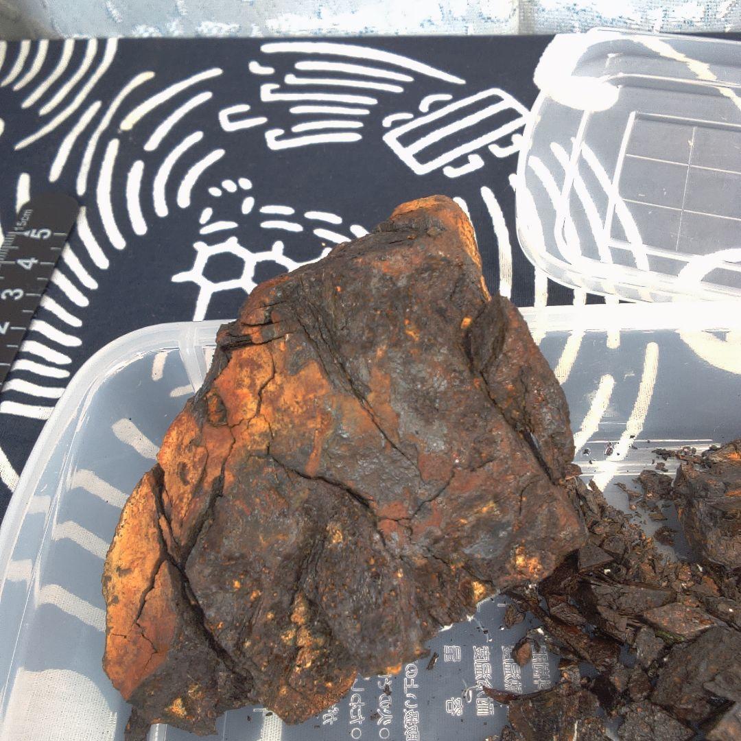 隕石 ？ Muonionalusta Meteorite もろいです。