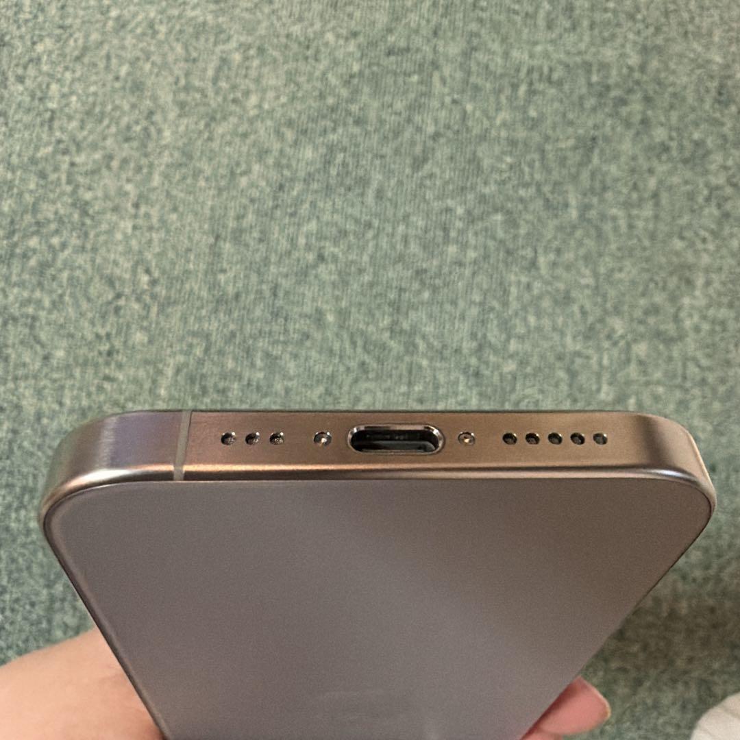 iPhone 15 Pro 128GB ナチュラルチタニウム　SIMフリー
