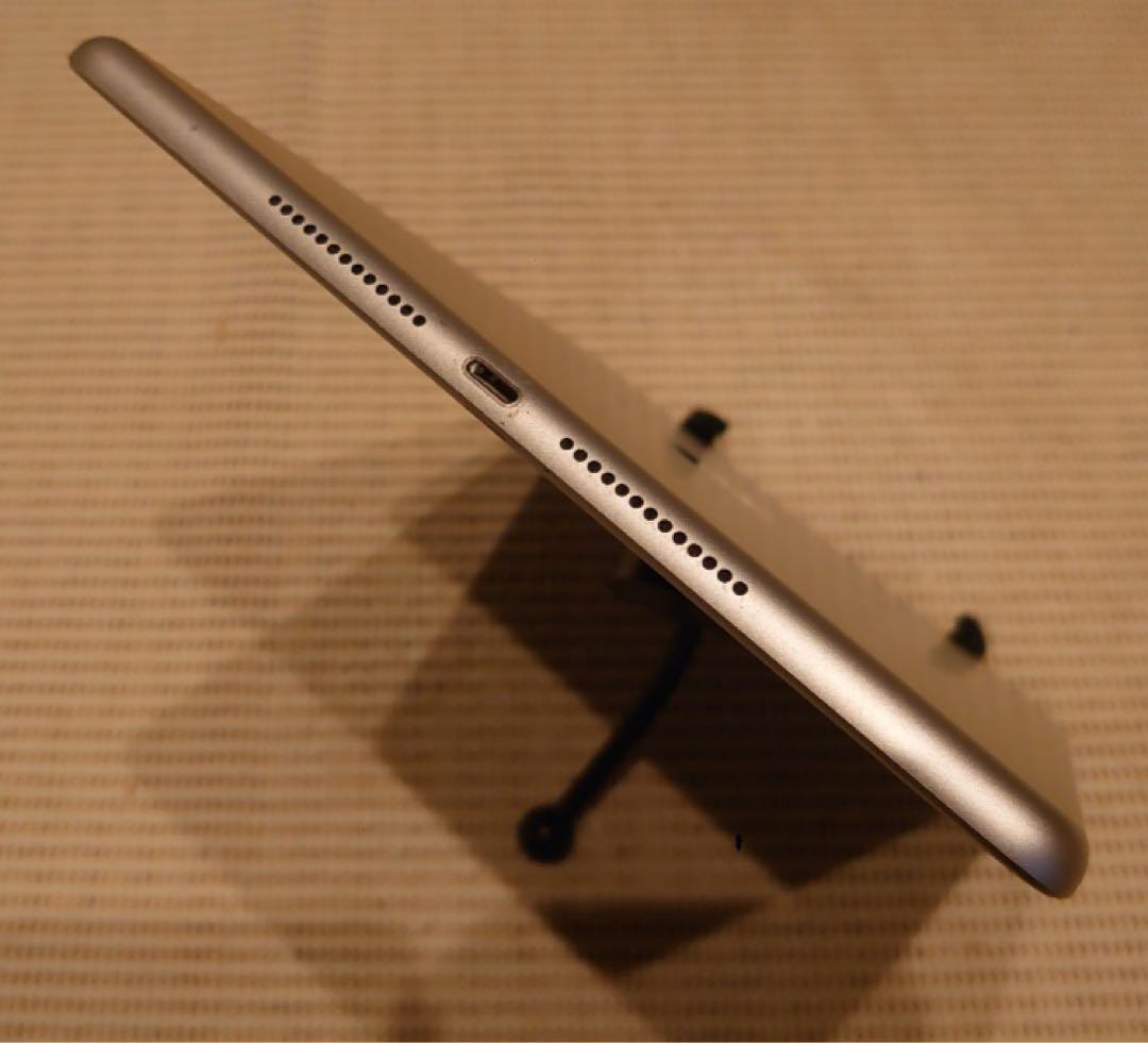 完動品iPad第7世代(A2197)本体32GBシルバー送料込DG116