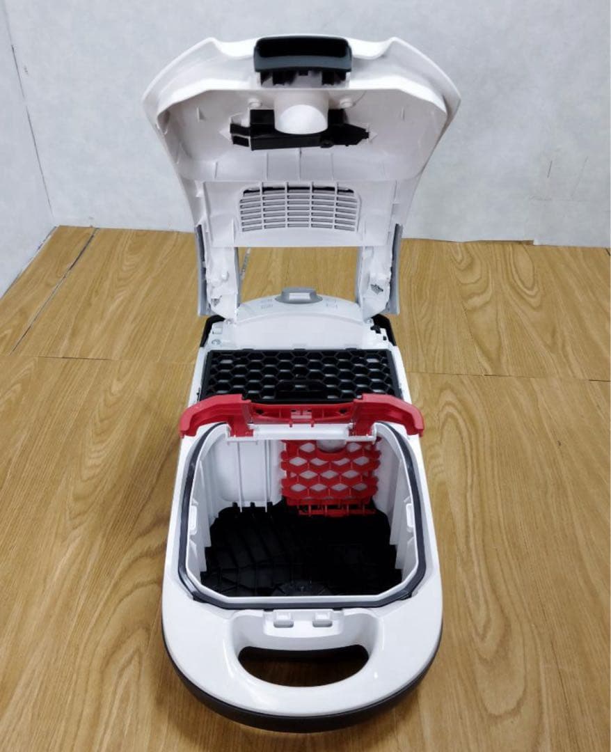 Miele ミーレ 紙パック式クリーナー SCAO3