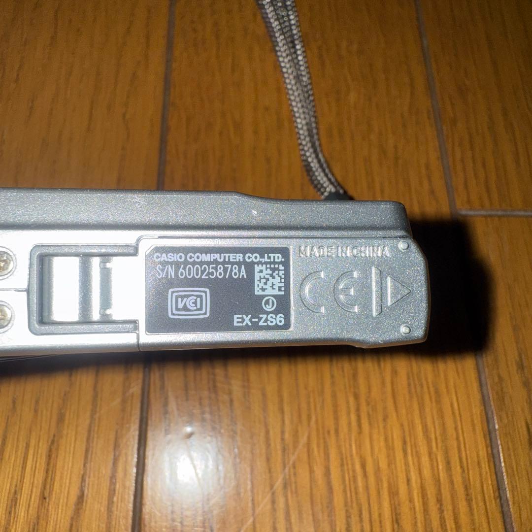 ☆CASIO EXILIM 16.1MP コンパクトデジタルカメラ　EX-ZS6