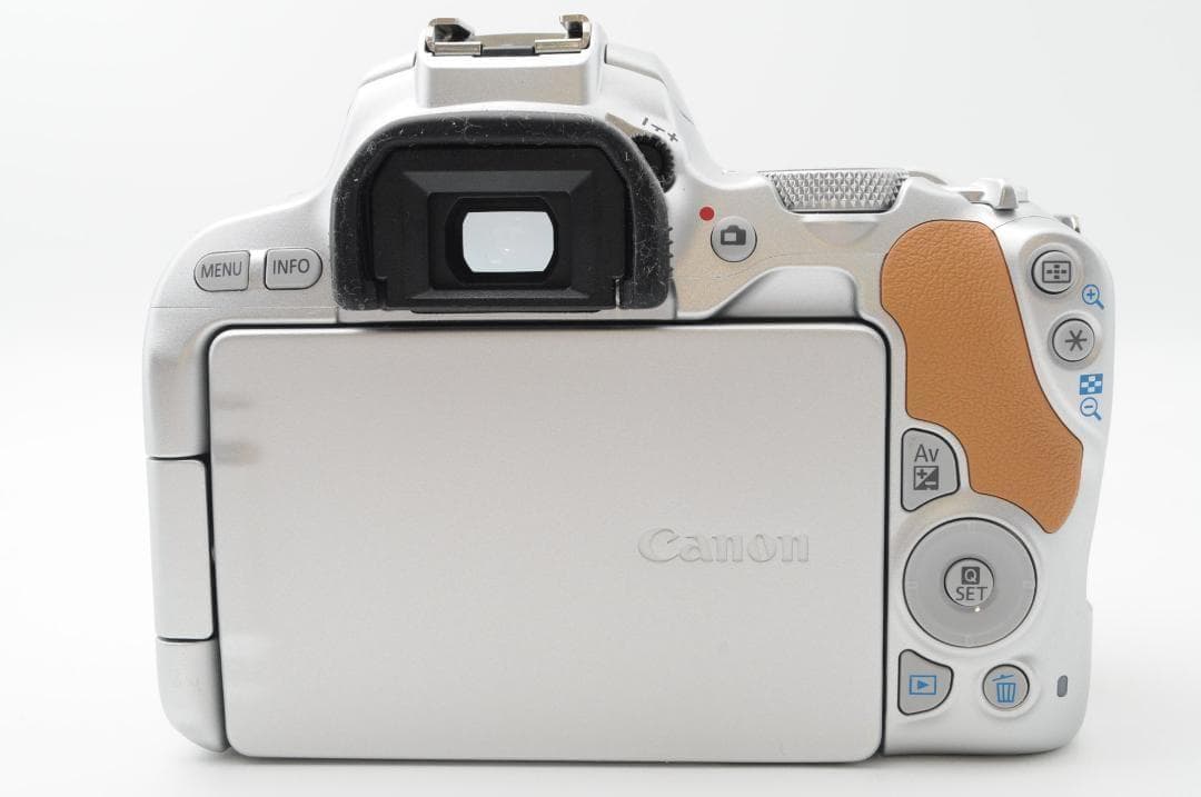 ☆新品級⑨☆ハロウィンSALE☆ Canon EOS Kiss x9 ダブル