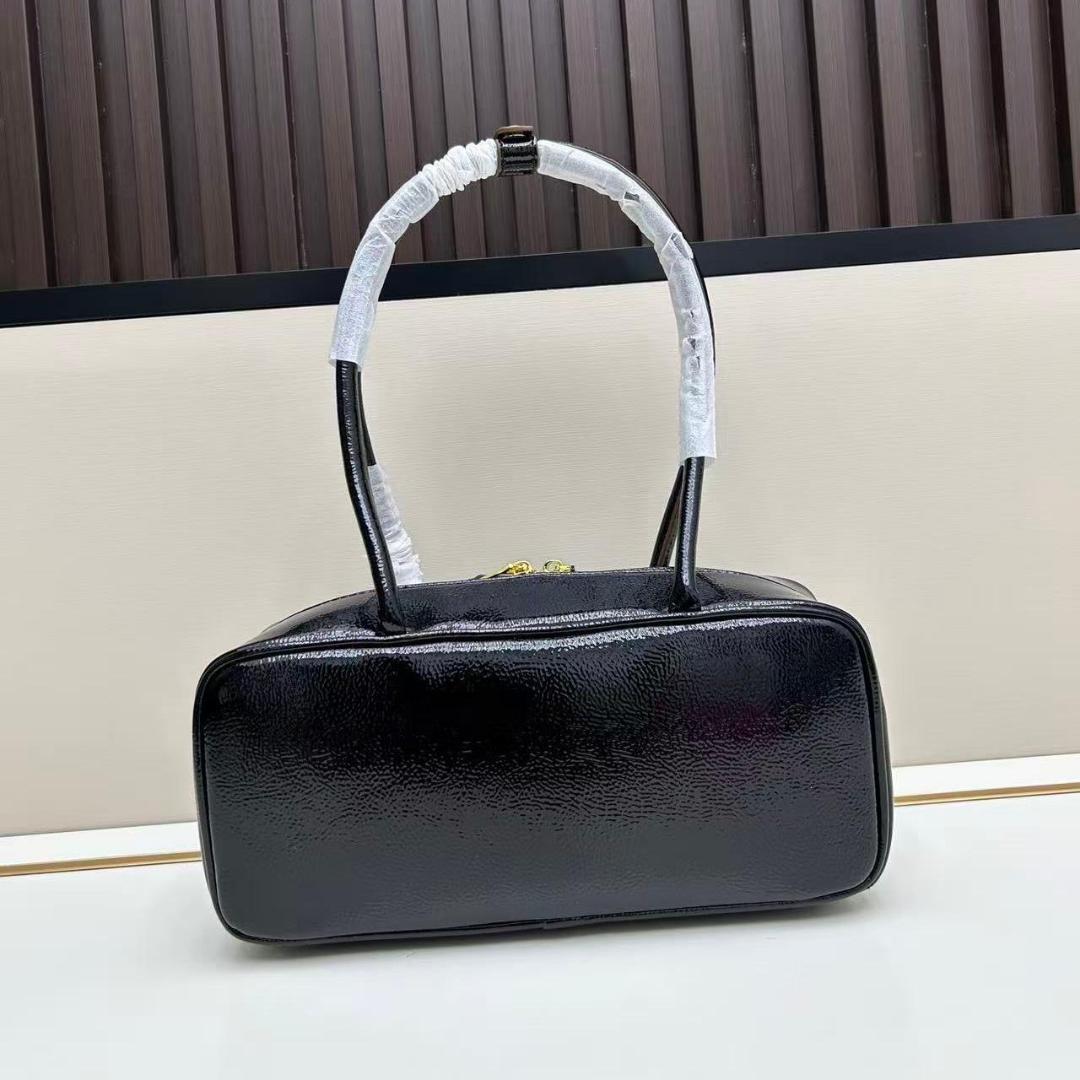 miu miu ブラック ボストンバッグ